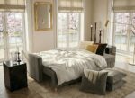 Pościelona do spania szara sofa rozkładana 224 cm Watson