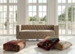 Duży przestronny salon z sofą chesterfield Aspen